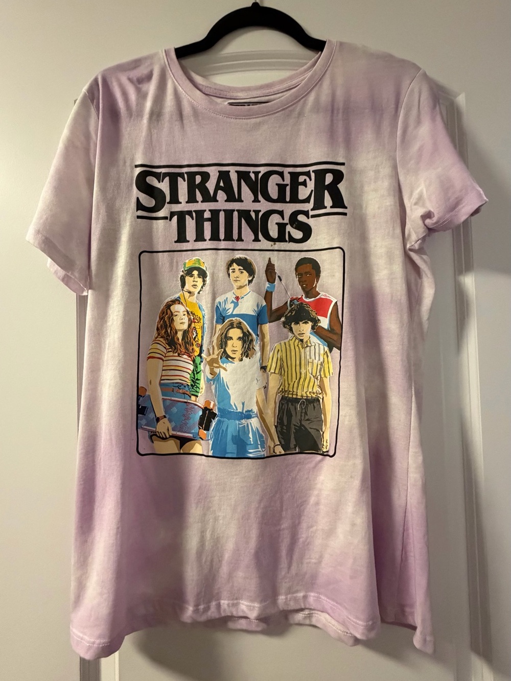 Stranger Things Official Netflix Graphic Tee Size Large - Retro Cast Shirt